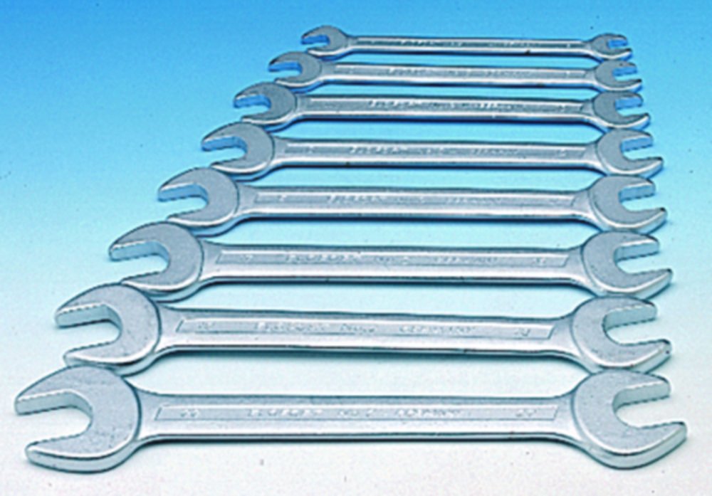 Double open-ended spanner set